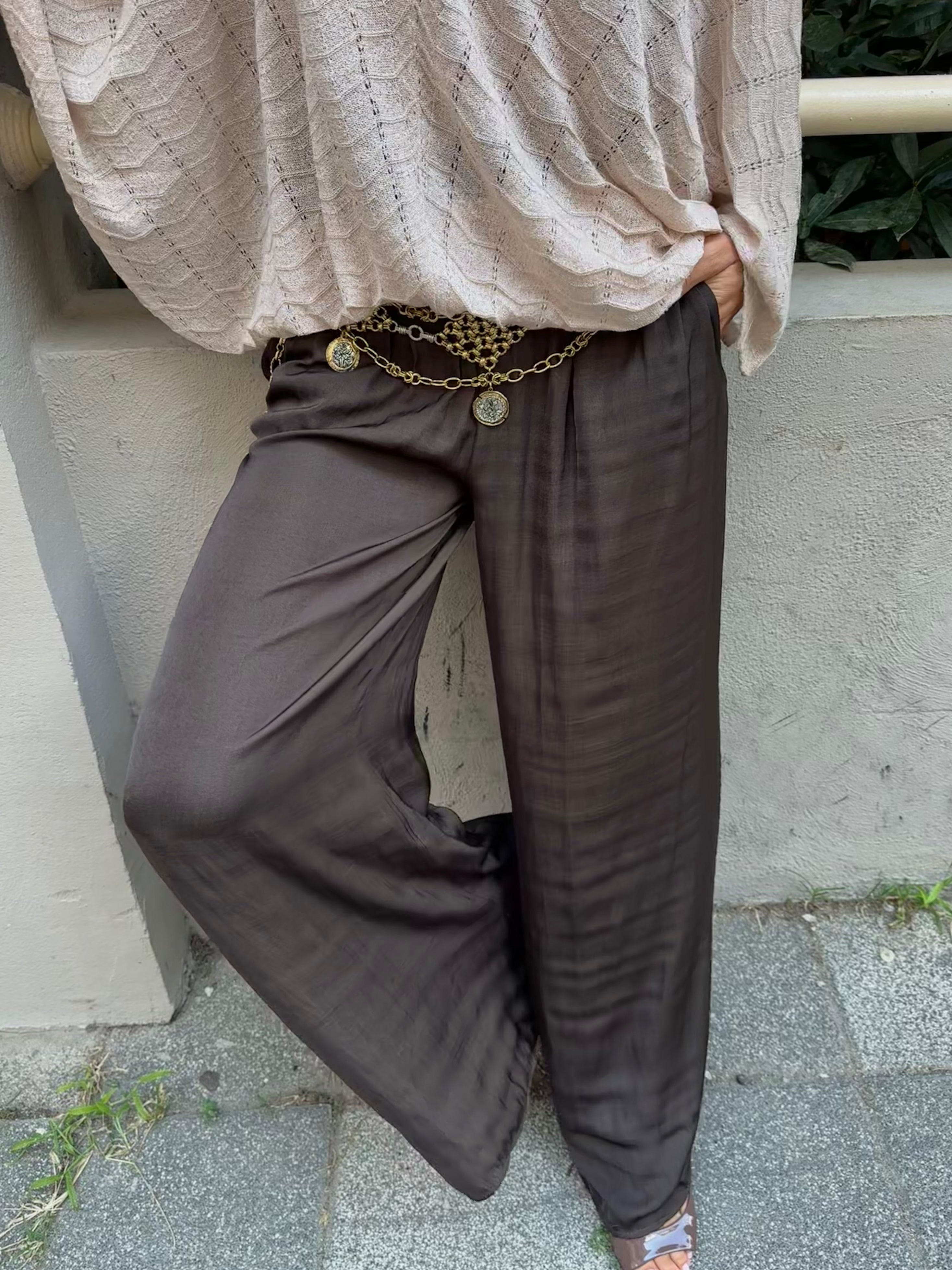 Beli Lastikli Dökümlü Saten Pantolon