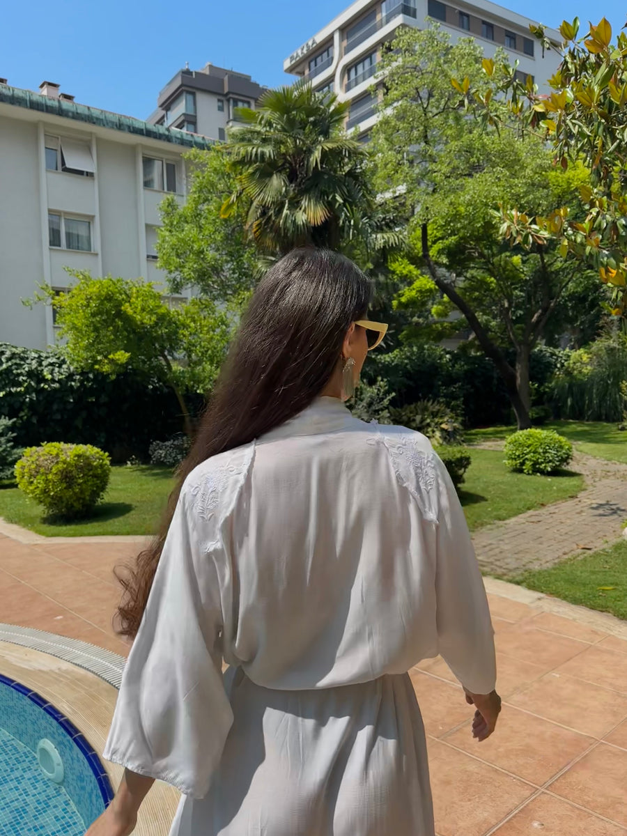 Omuzları Nakış Detaylı Kimono