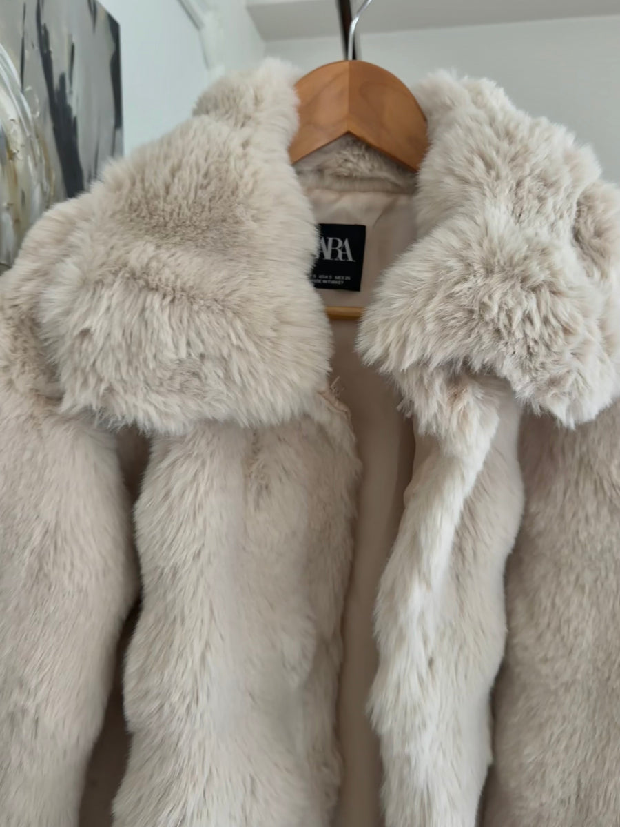 Bej Boğumlu Peluş Kürk