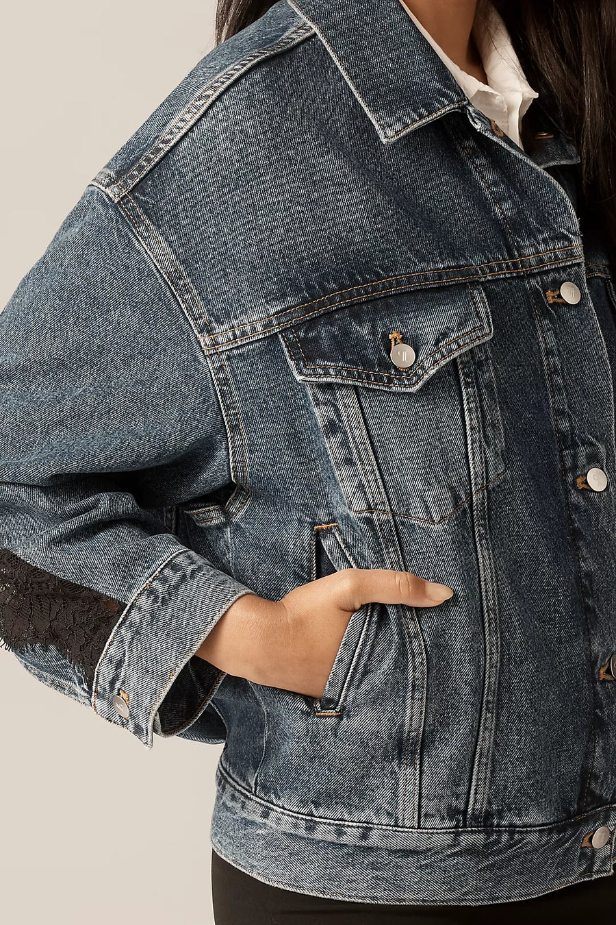 Dantel Detaylı Kot Ceket