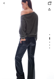 Toka Detaylı Triko Kazak