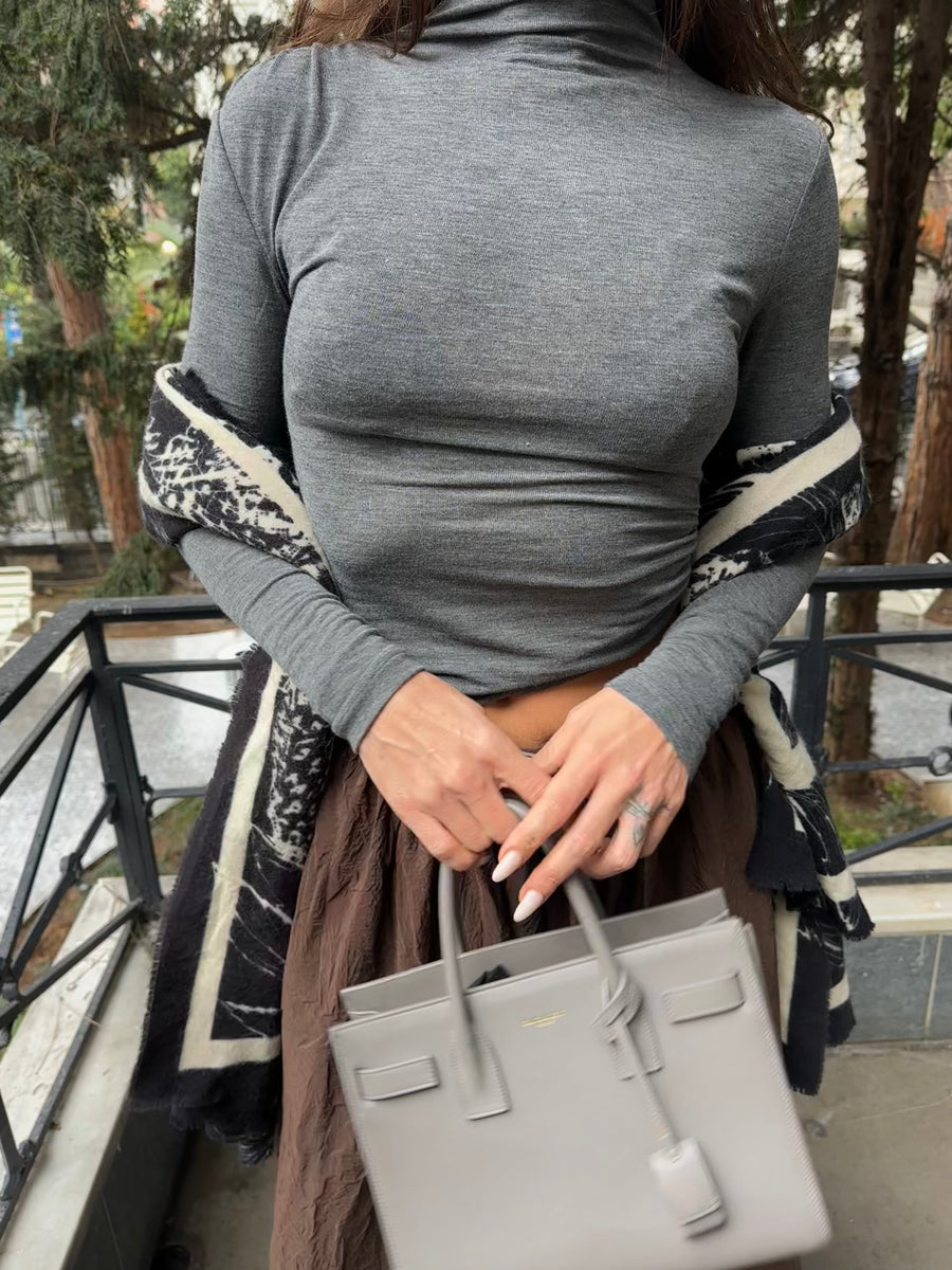 Dik Yaka Yarı Transparan Bluz