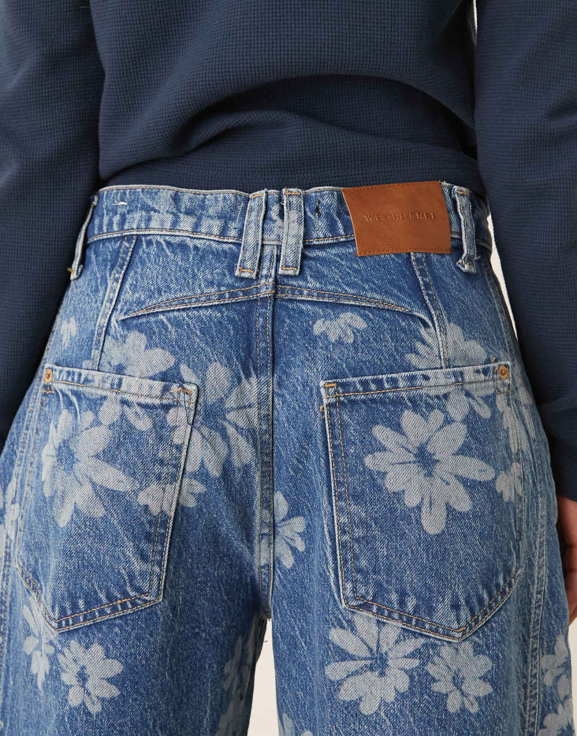 Çiçek Desenli Barrel Jean