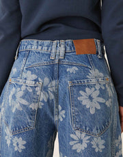 Çiçek Desenli Barrel Jean